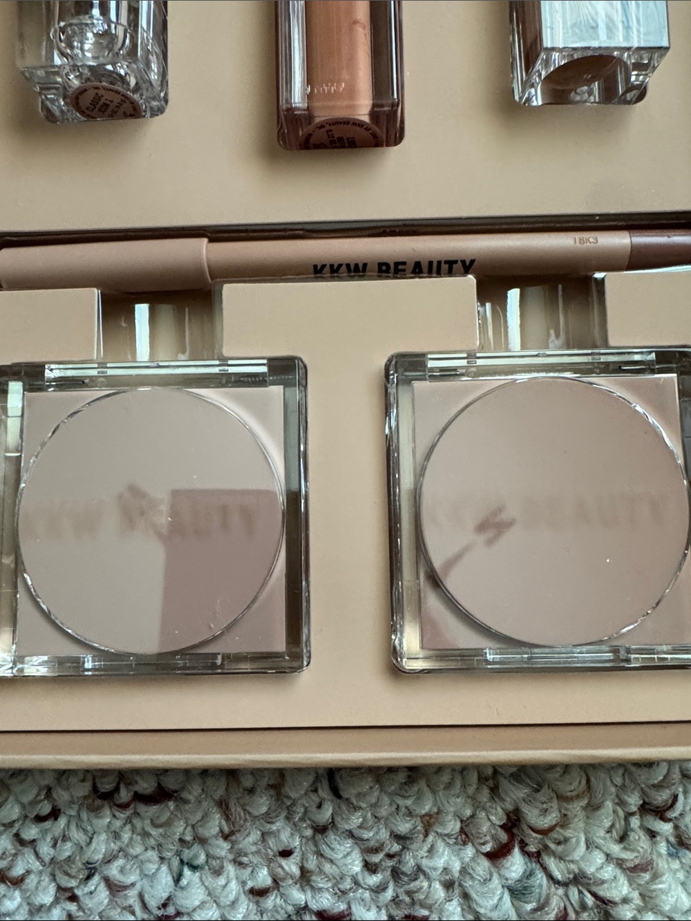 KKW Beauty Smokey Volume 1 Eyeshadow & Face Set in Nude, Brown, Black, Green - Picture 5 of 8